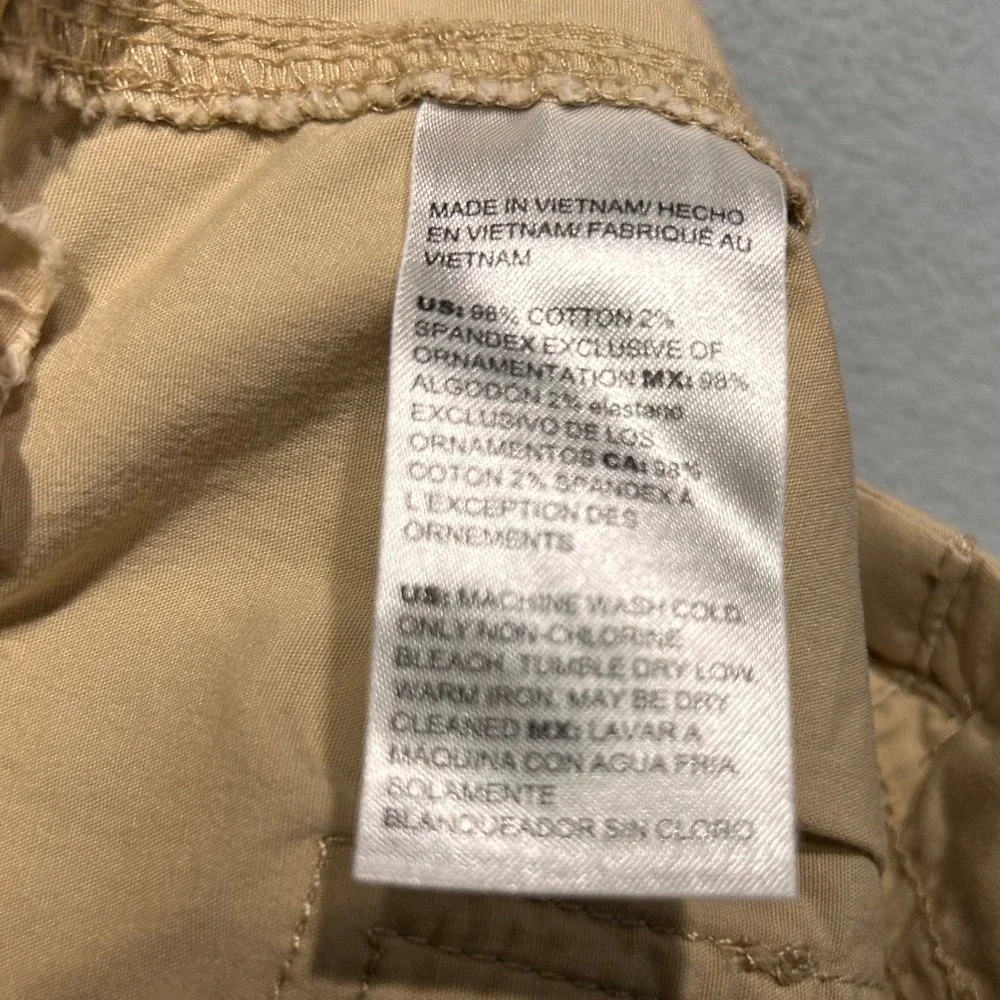 Chicos Bermuda Shorts Khaki Brown Stretch Cotton‎ Blend Womens Size 0 US 4